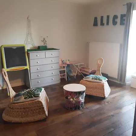 Jolie Maison Au Bord De La Riviere *